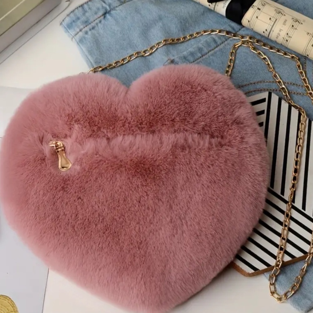 NIP! Dusty Pink Fuzzy Furry Heart Shaped Crossbody Bag with Gold Hardware! - Picture 2 of 6